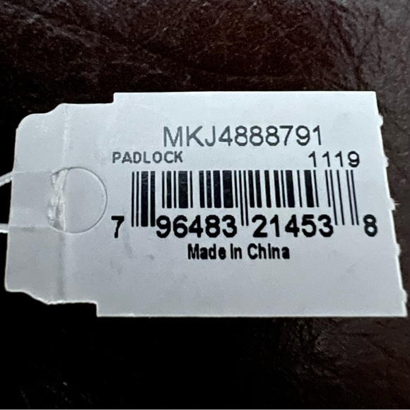 NWT Michael Kors Rose Gold Padlock Bracelet - Picture 3 of 3